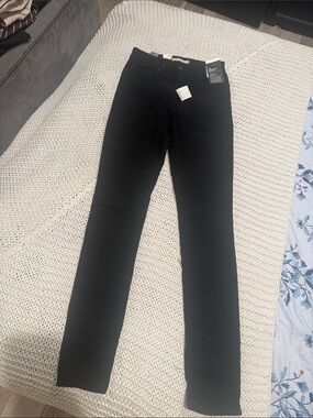 Levi's Women's Skinny Jeans — Black